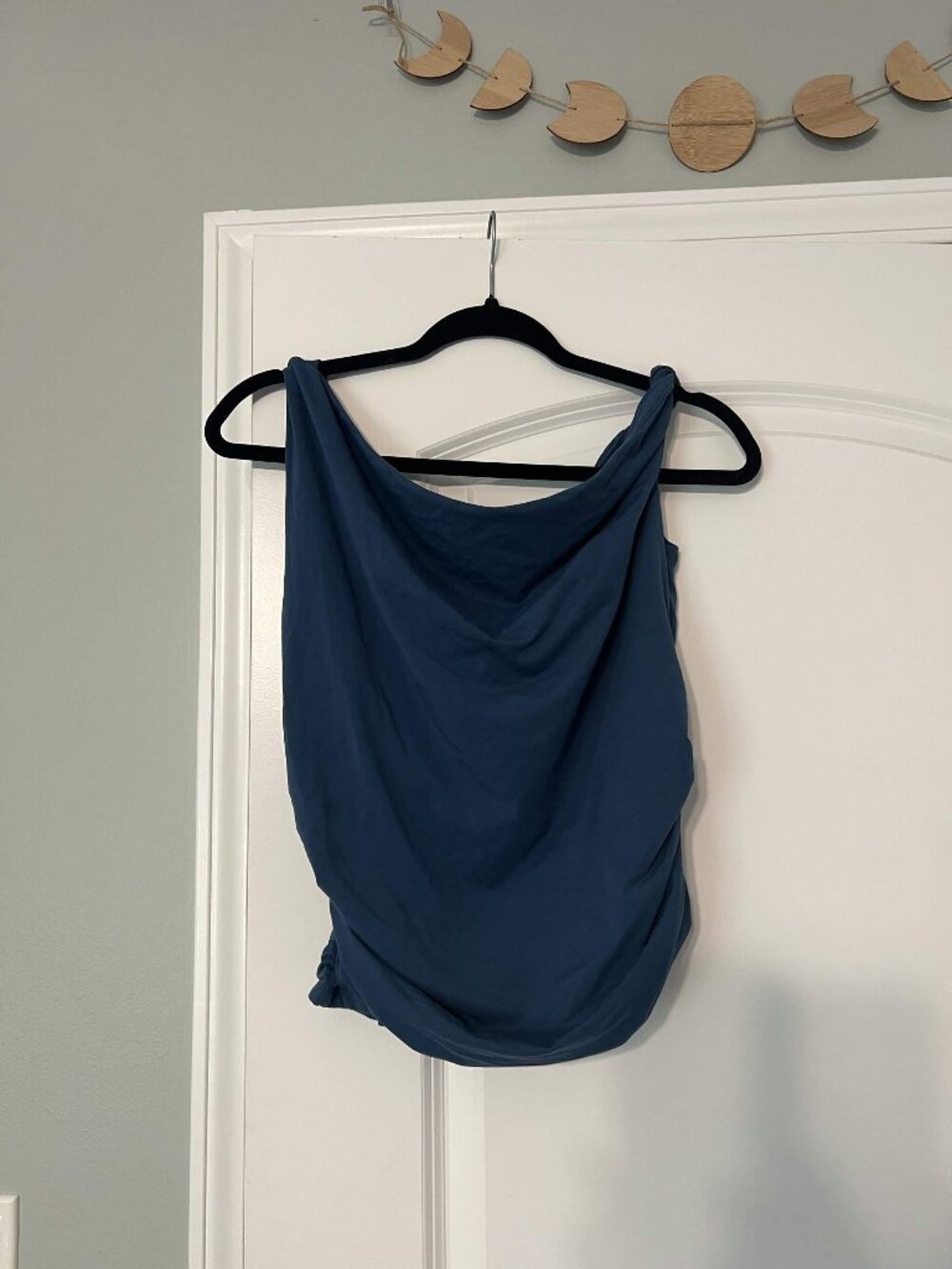 Like New Abercrombie and Fitch One Shoulder Twist Top - Size Large